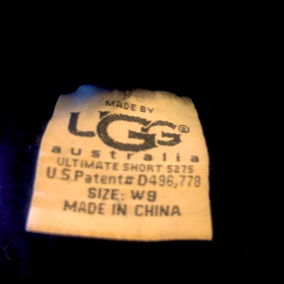 UGG Classic II Short Genuine Sheepskin Boots, Black, Size 9 - Picture 9 of 11